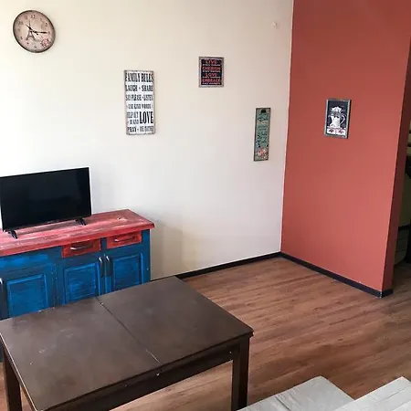The Yellow Door Apartamento Veliko Tŭrnovo